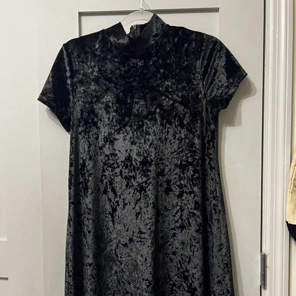 Mock neck velvet mini dress - Picture 1 of 3